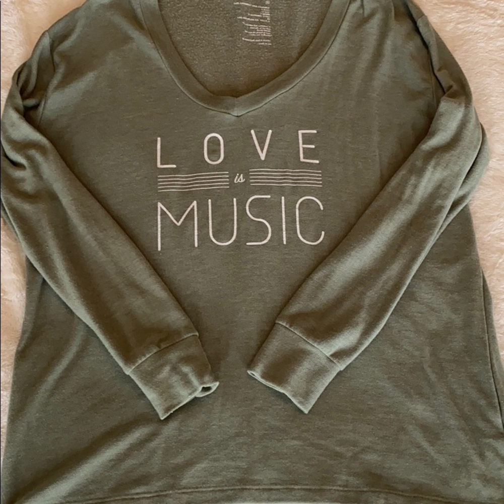 Light weight sweatshirt